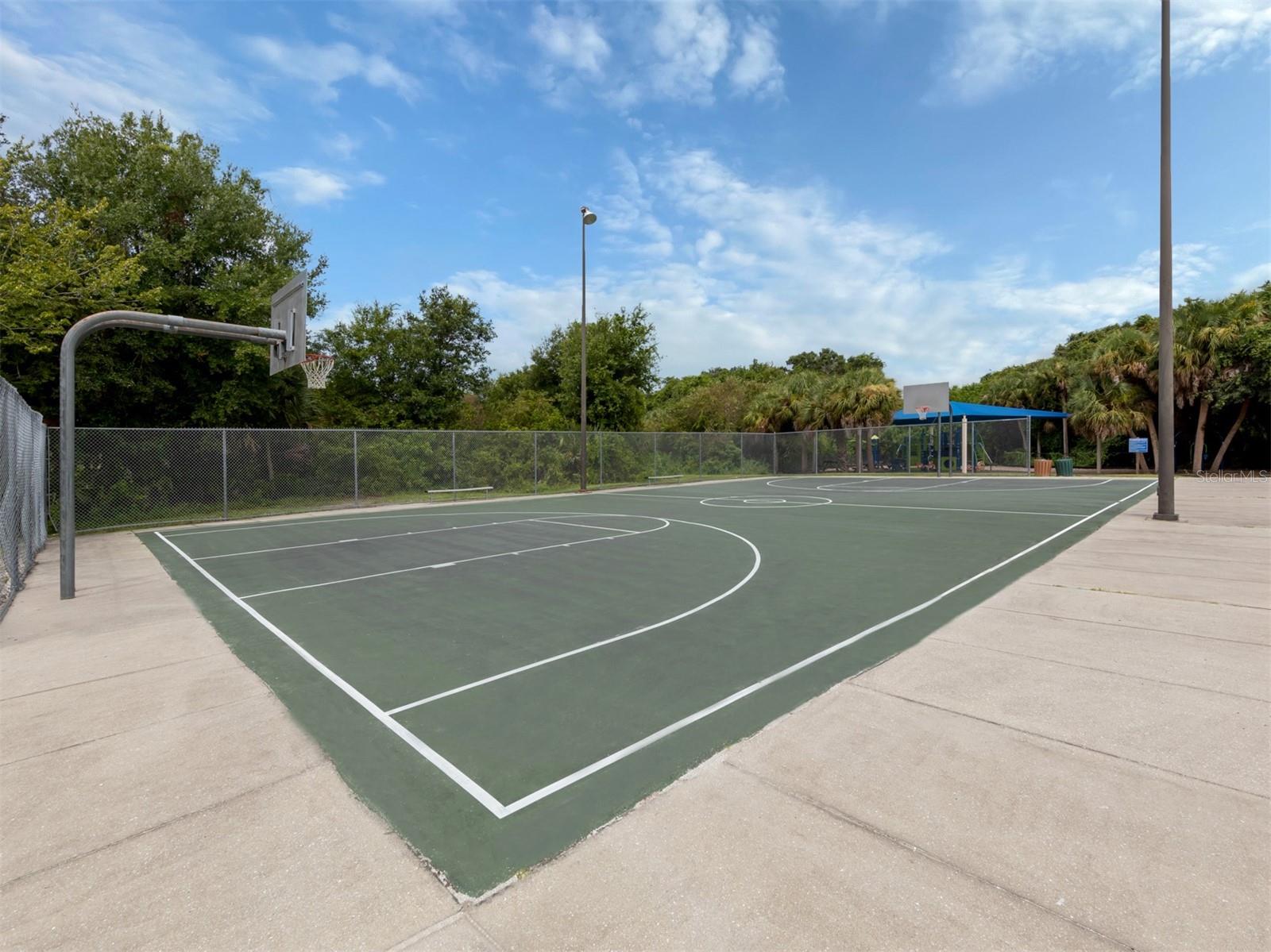 WOODMERE LAKES - Residential