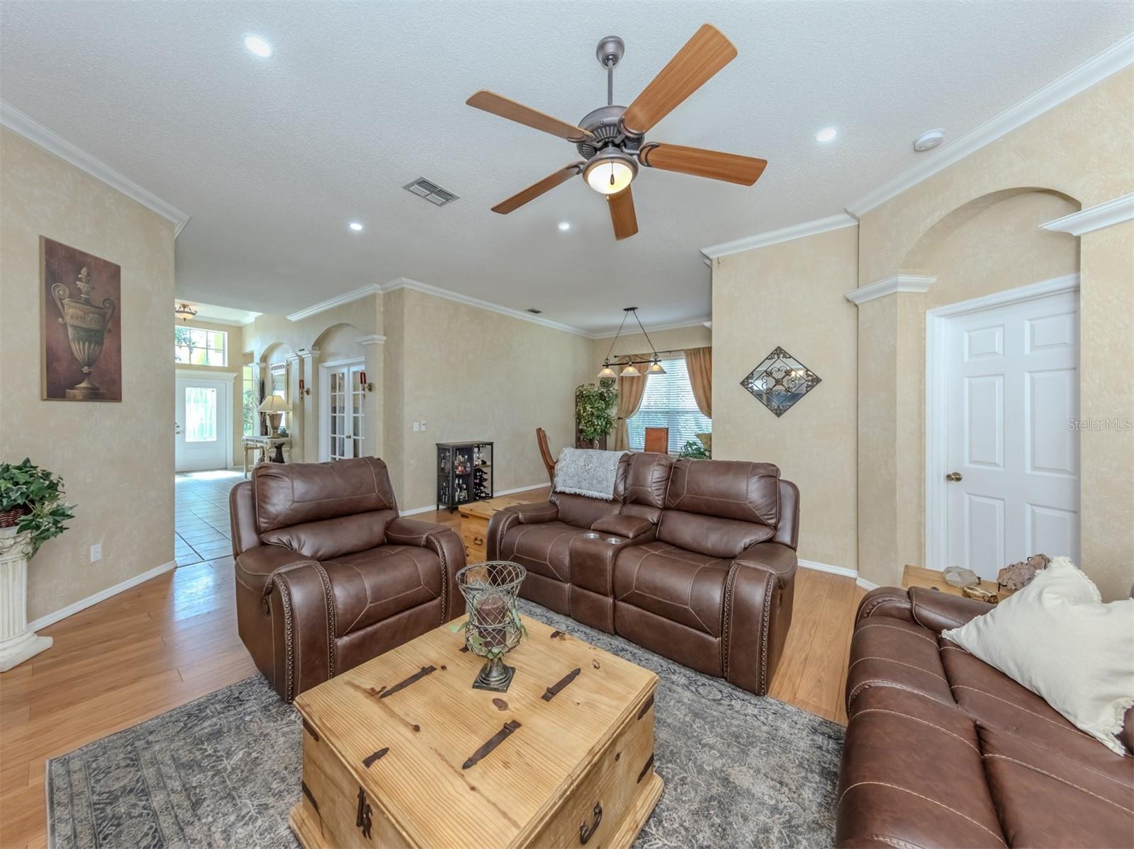 WOODMERE LAKES - Residential