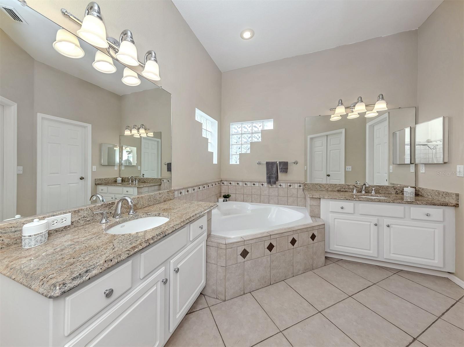 WOODMERE LAKES - Residential