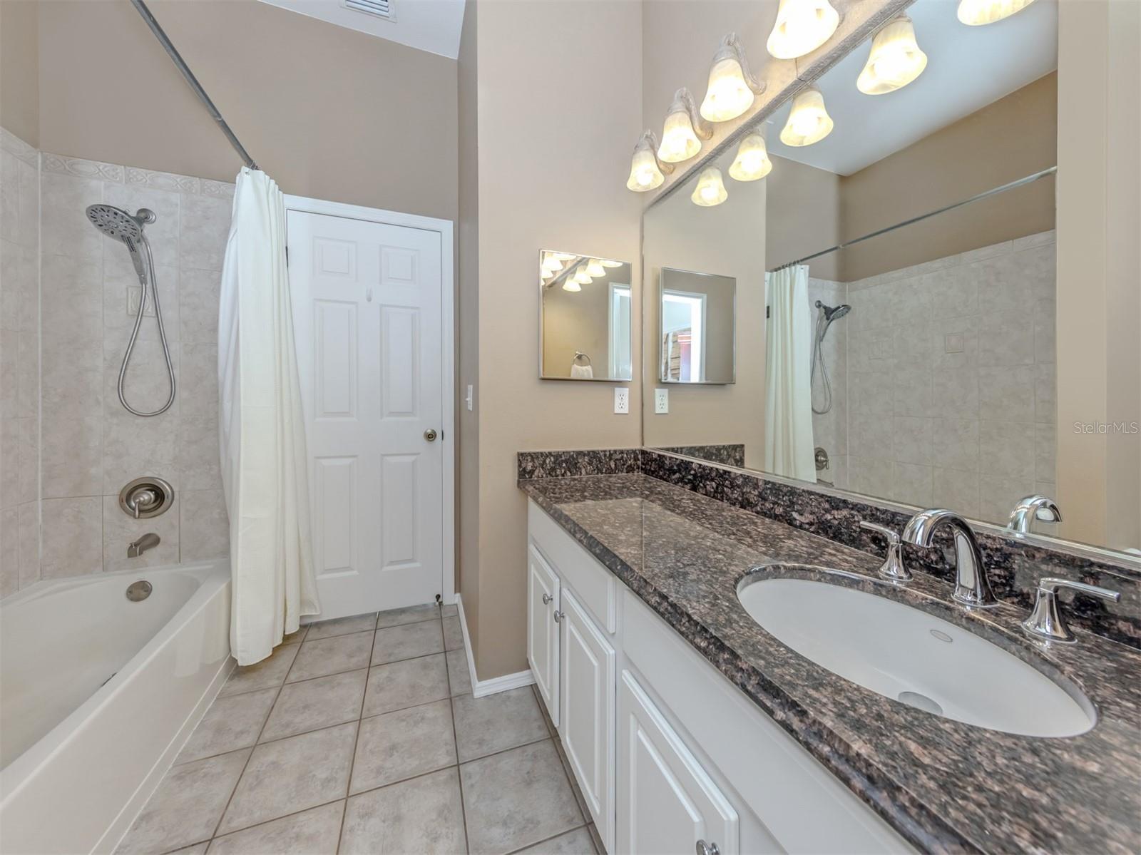 WOODMERE LAKES - Residential