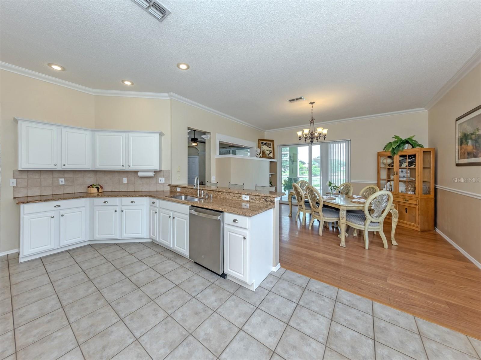 WOODMERE LAKES - Residential