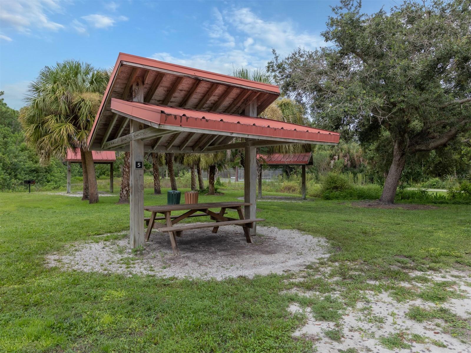 WOODMERE LAKES - Residential