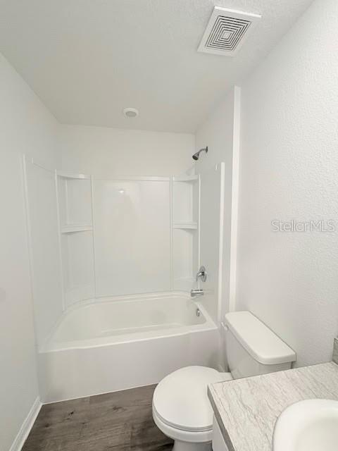 BELLE TERRE - Residential Lease