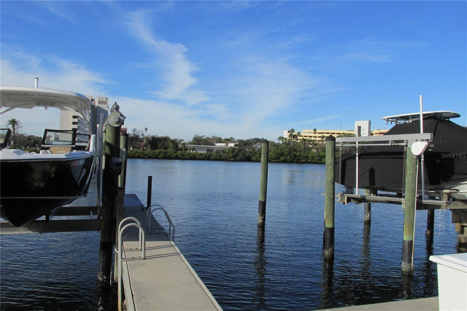 HARBOR ISLAND MARINA PH 1 - Residential