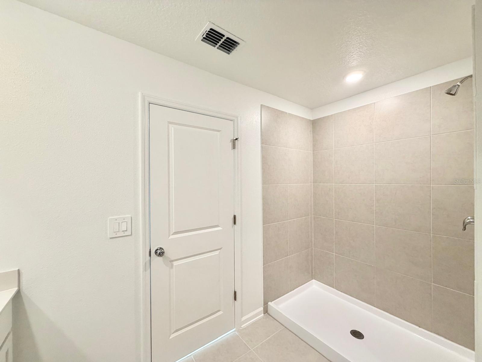 PEACE CRK RESERVE - Residential Lease