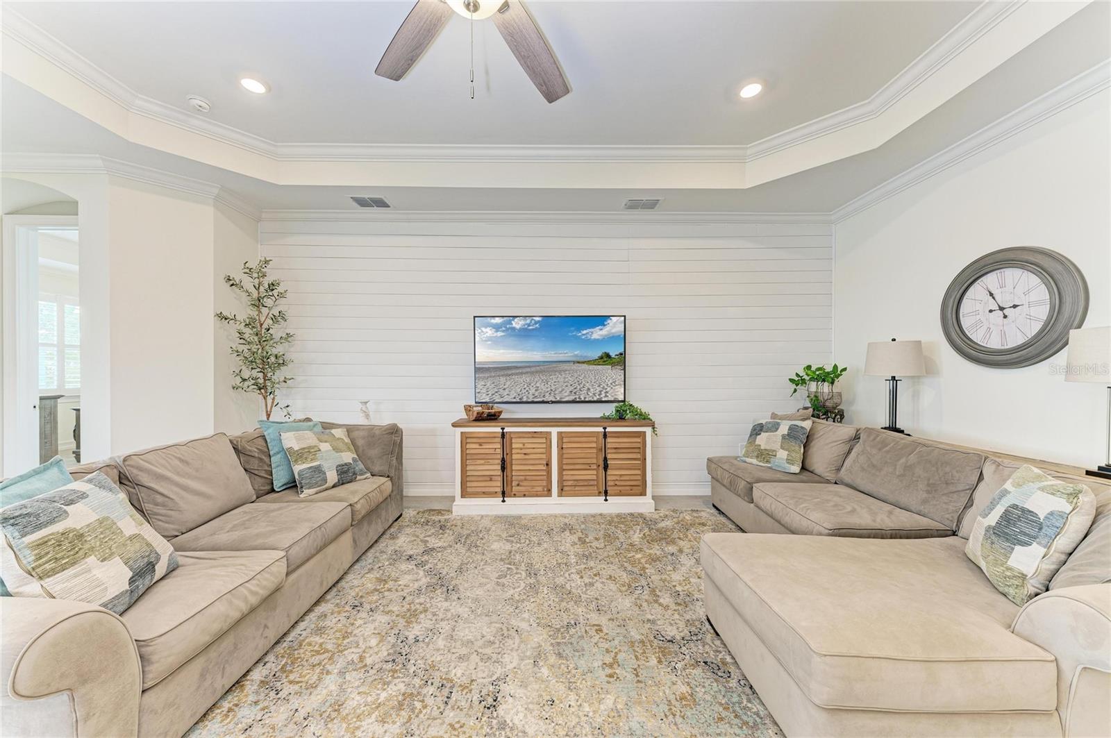 TOSCANA ISLES - Residential