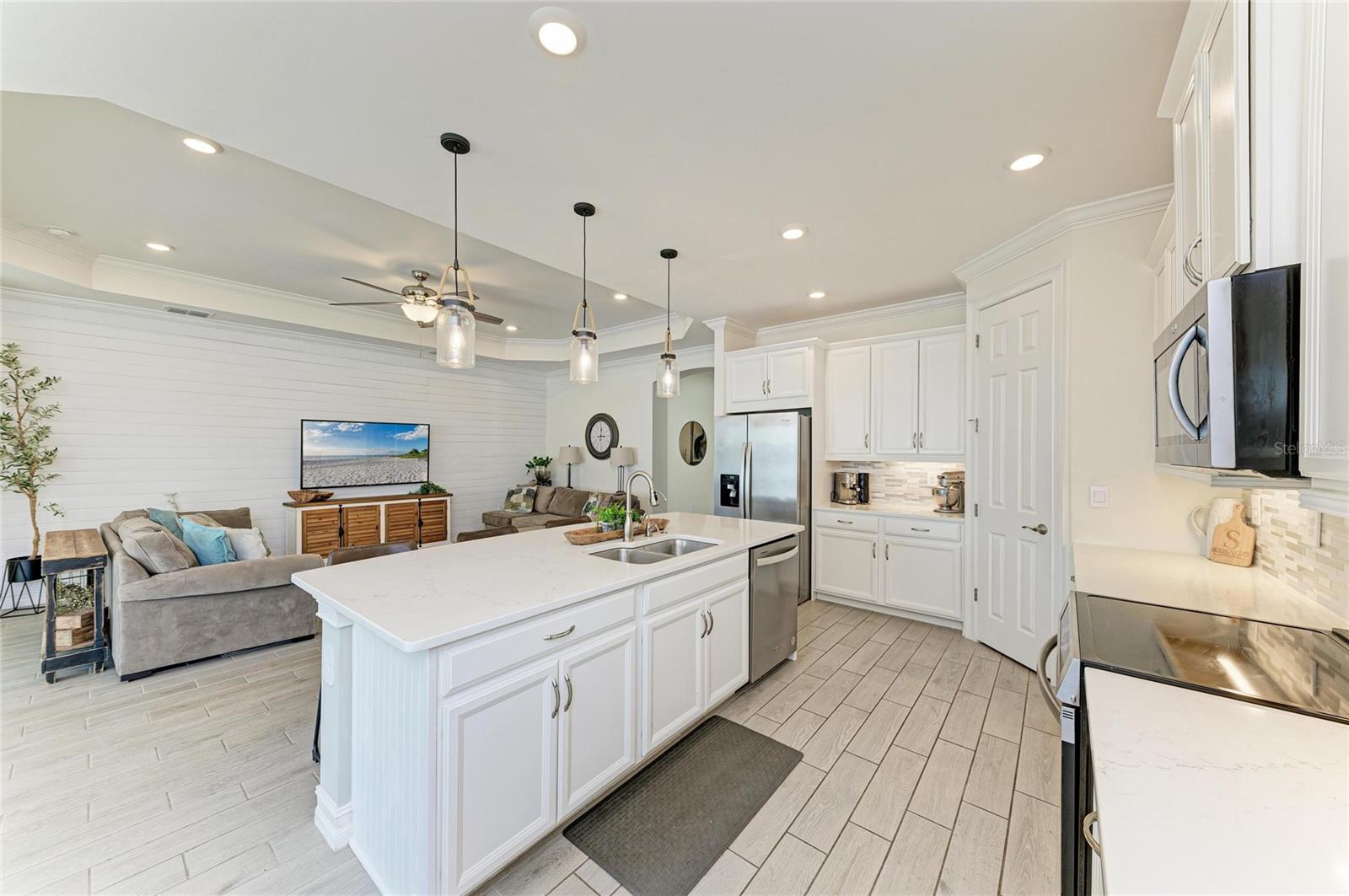 TOSCANA ISLES - Residential