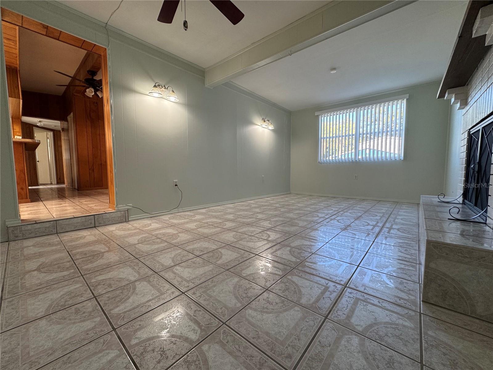 PINE CREST MANOR UNIT 1 - Residential