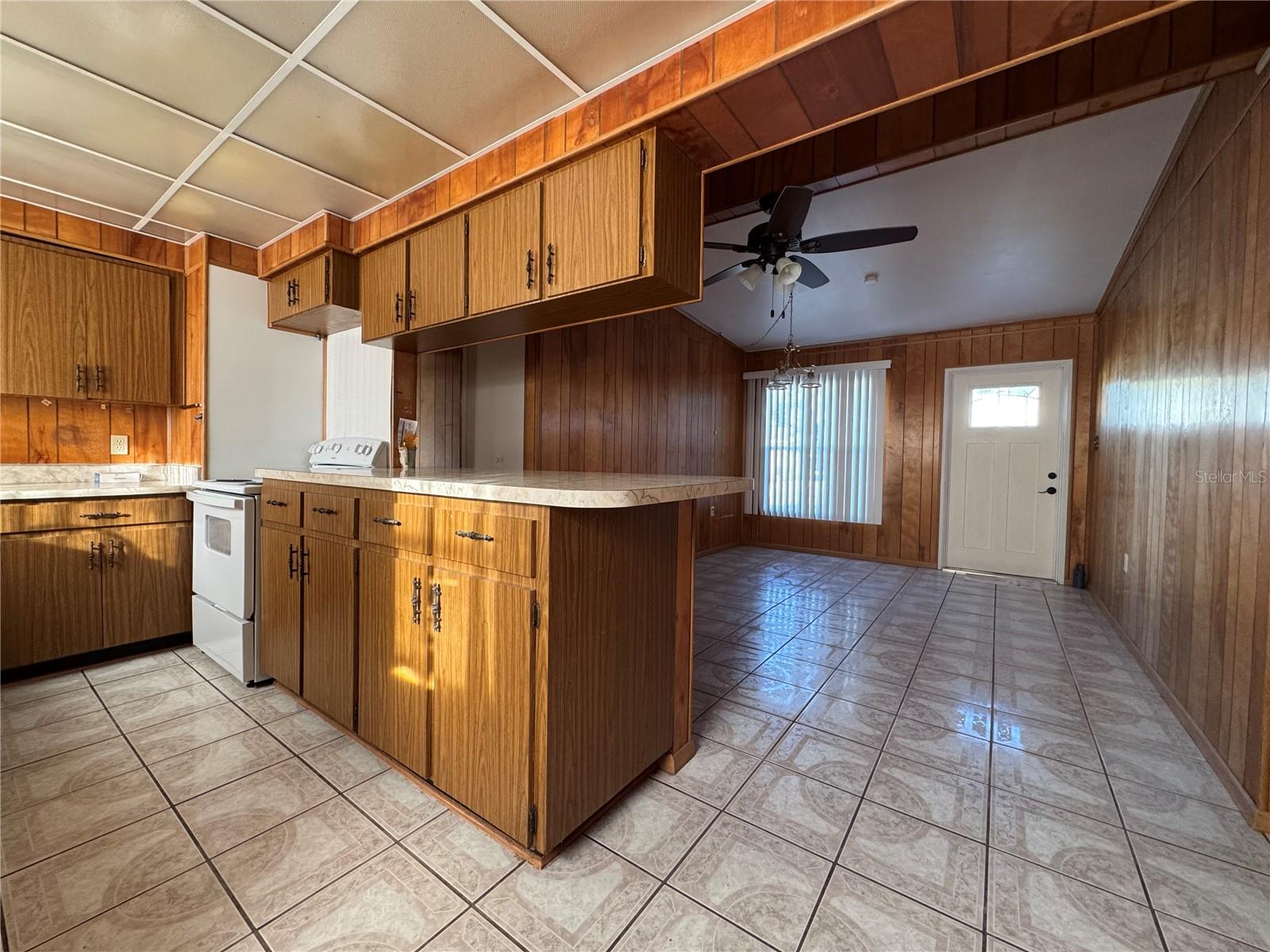 PINE CREST MANOR UNIT 1 - Residential