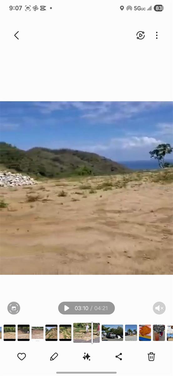 Lot with a beautiful ocean view, just 10 minutes drive from the beach. The property offers multiple potential uses, including agriculture, beekeeping, aquaculture, bed and breakfast, tiny houses, mobile homes, or a single- or two-family residence.