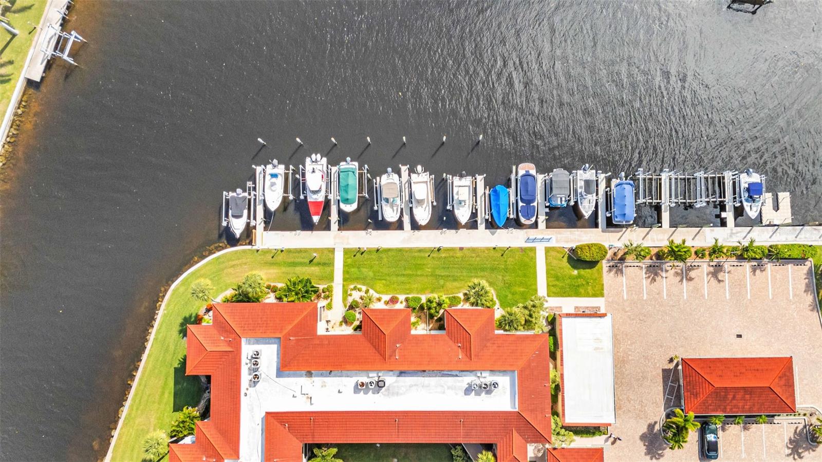 COLONY POINT - Residential