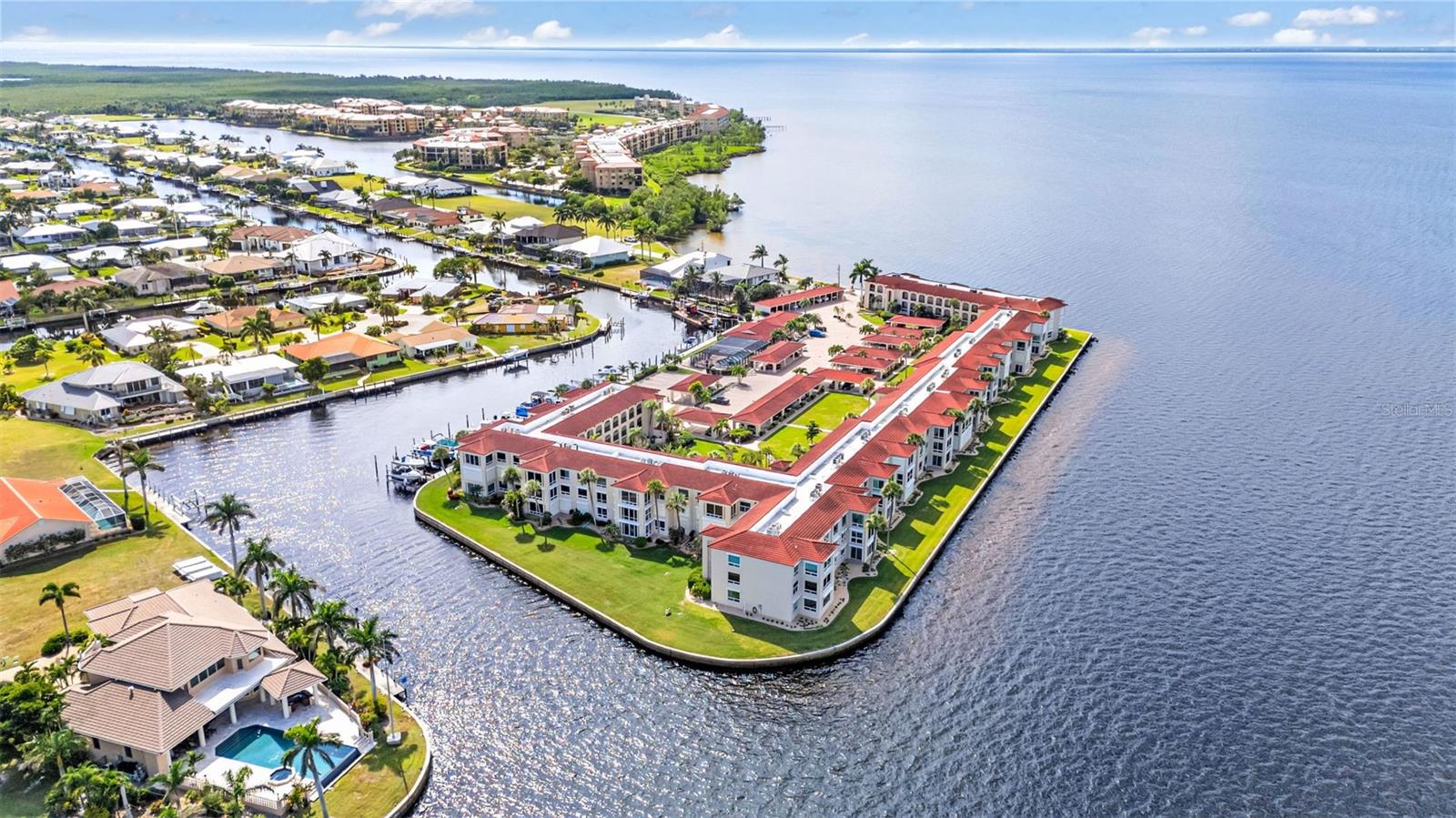 COLONY POINT - Residential