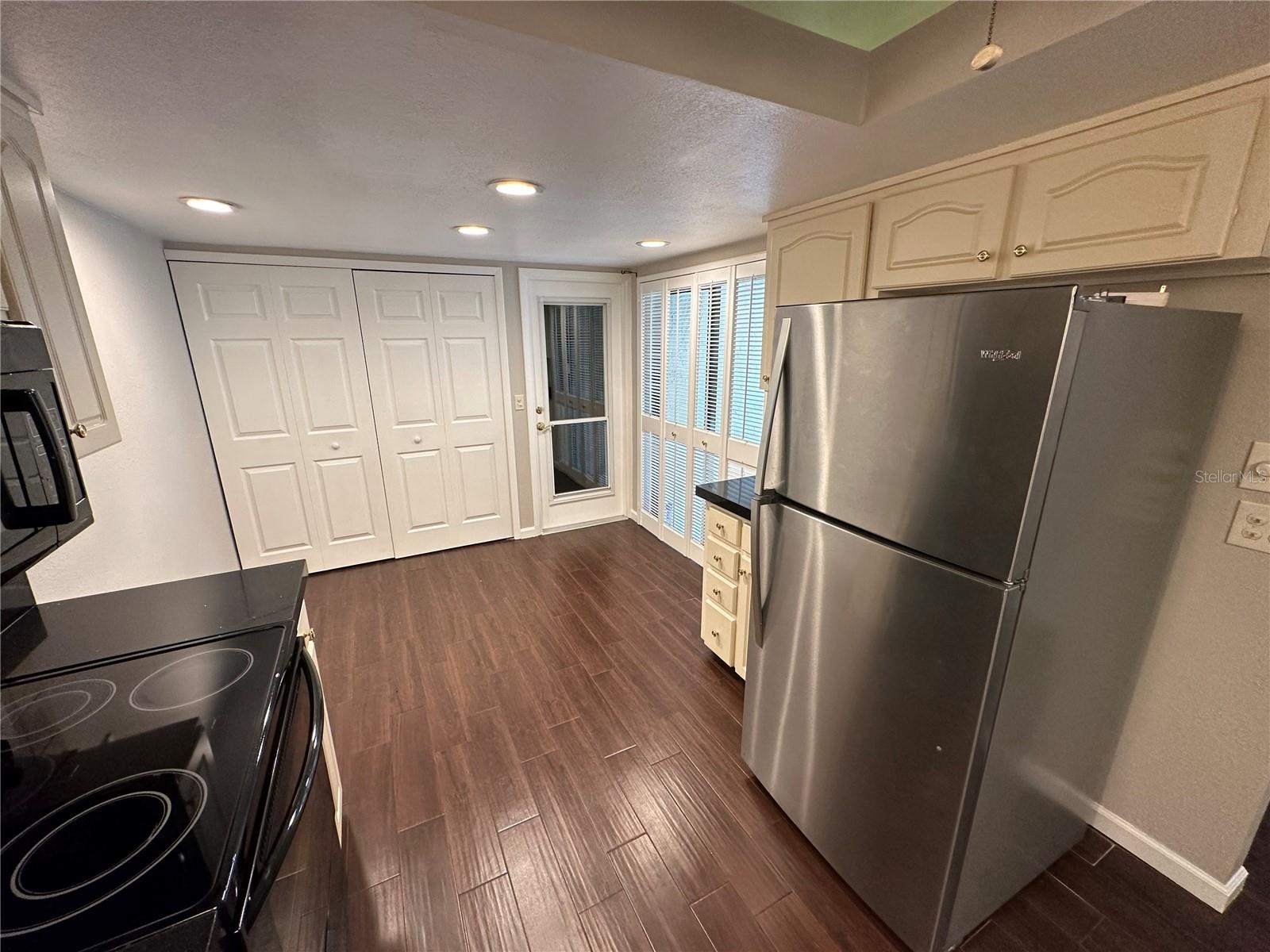 LAKE OF THE WOODS SEC 12 TWNHS - Residential Lease