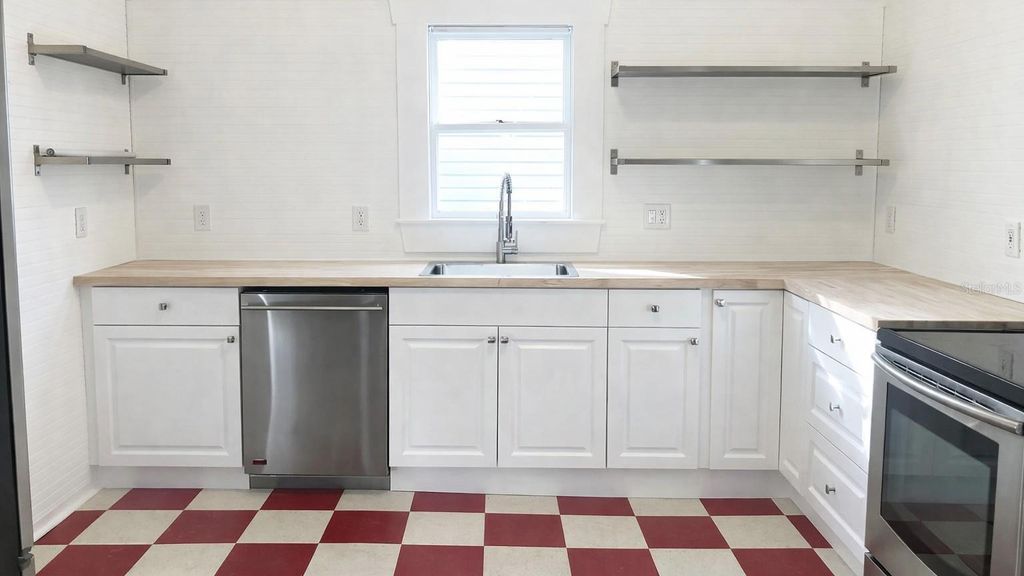 Photo of 2707 N 19th Street, Tampa, FL 33605 (MLS # TB8492000)