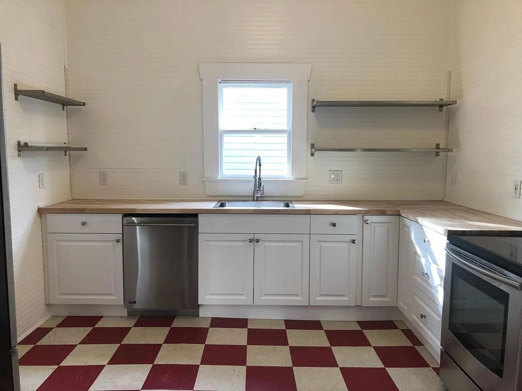 Photo of 2707 N 19th Street, Tampa, FL 33605 (MLS # TB8492000)