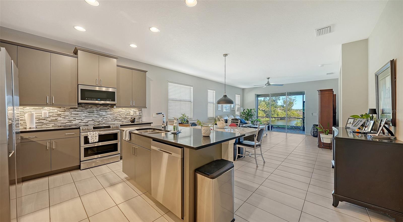 UNIVERSITY VILLAGE - Residential