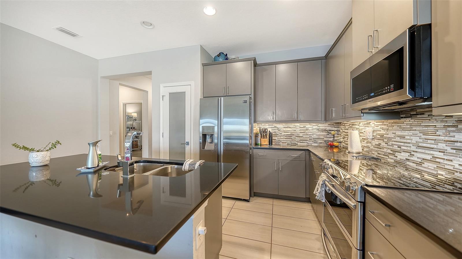 UNIVERSITY VILLAGE - Residential