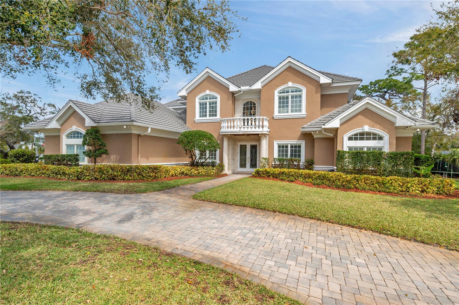 2280 MACKENZIE COURT