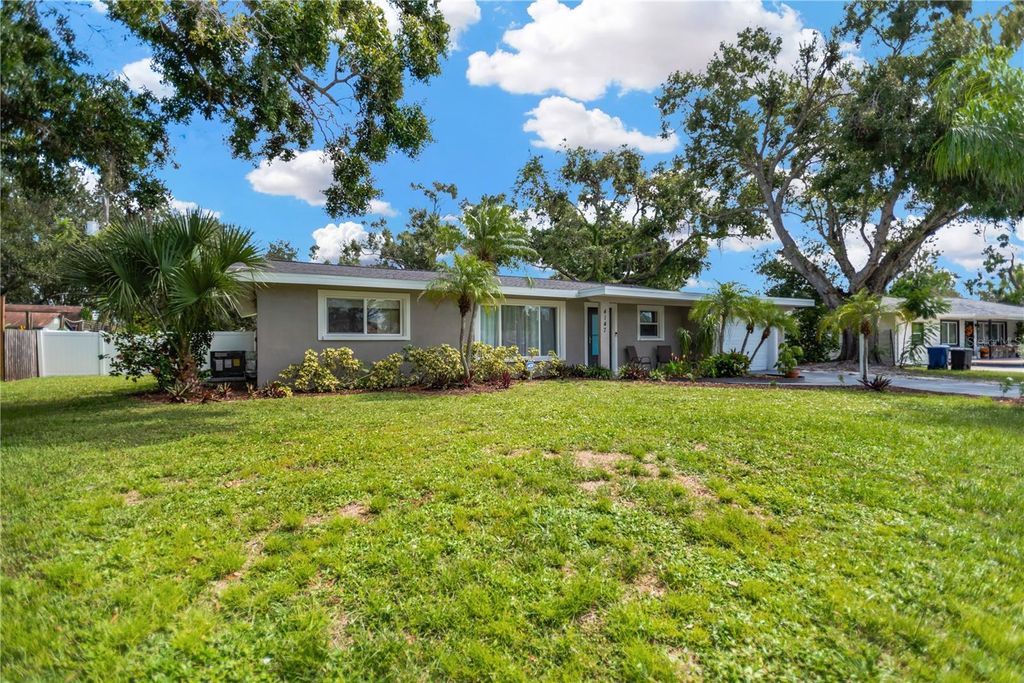 Photo of 4147 Augustine Avenue, Sarasota, FL 34231 (MLS # TB8433902)