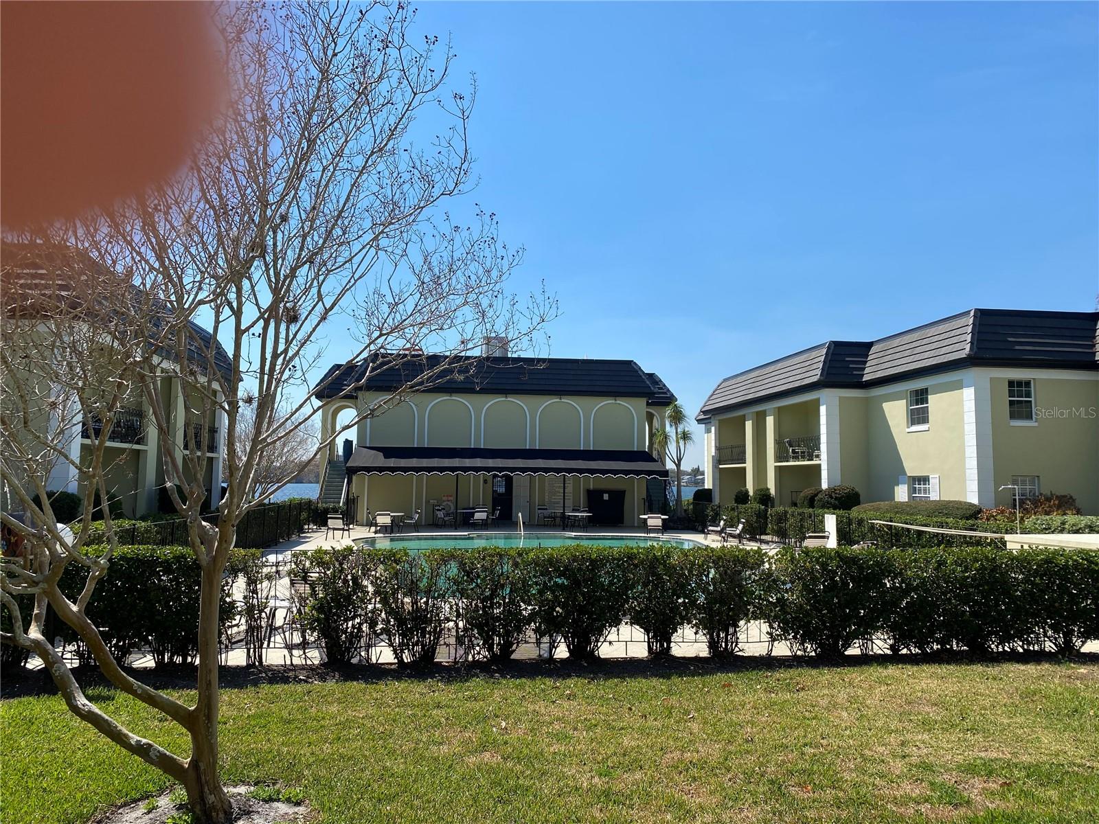 CHATEAUX DU LAC - Residential