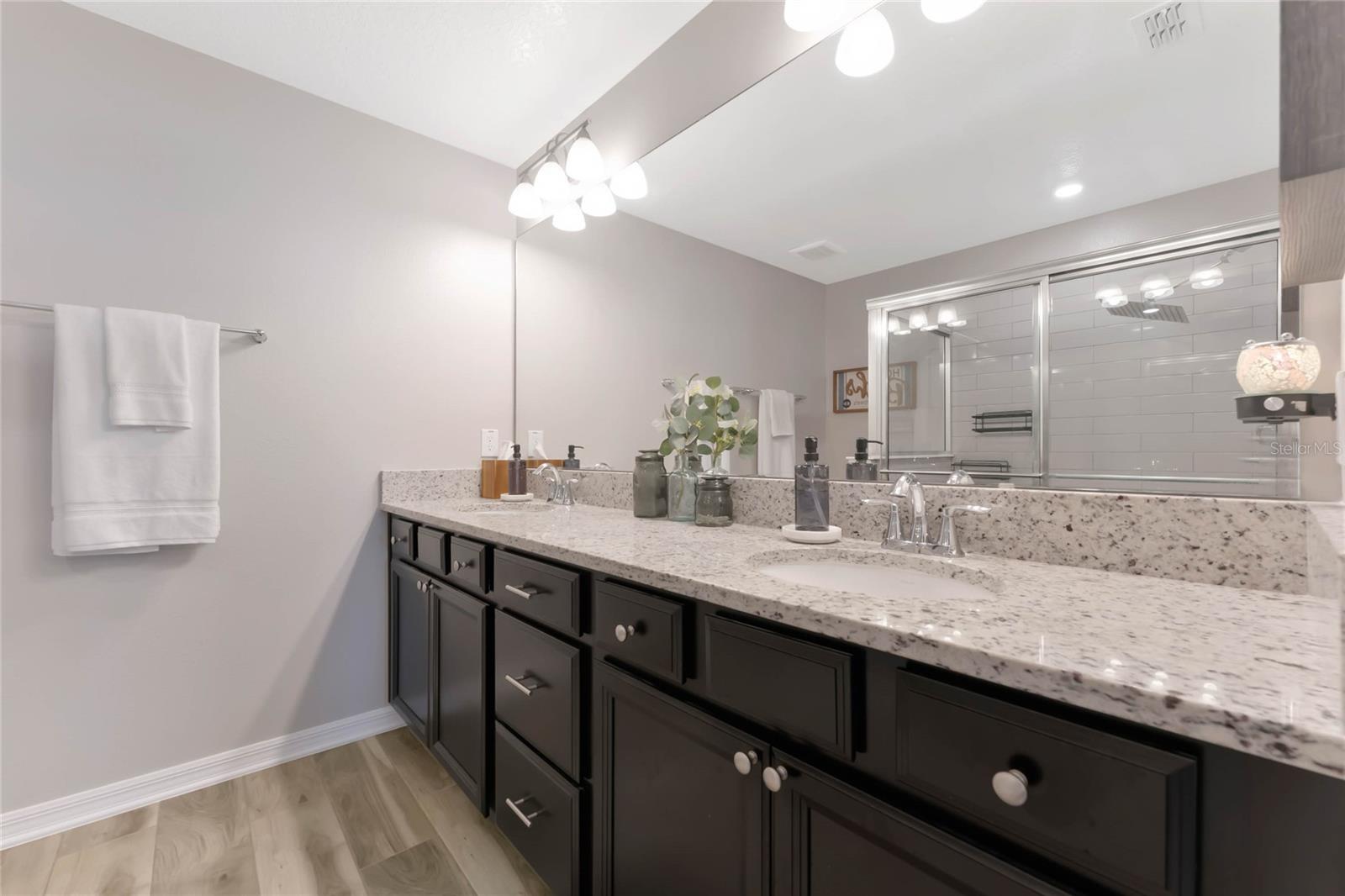 TOWNS/AVALON RDG - Residential