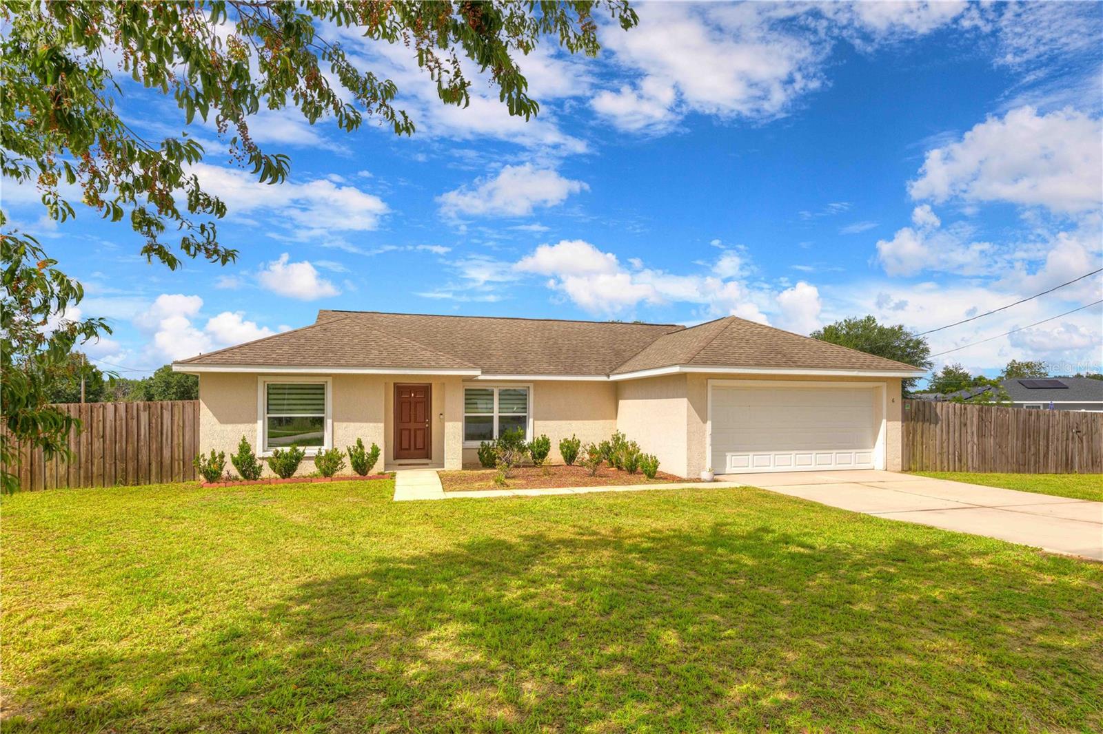 6 LAUREL PASS CT