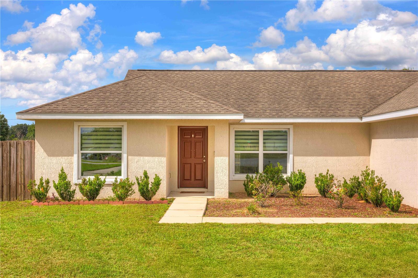 6 LAUREL PASS CT