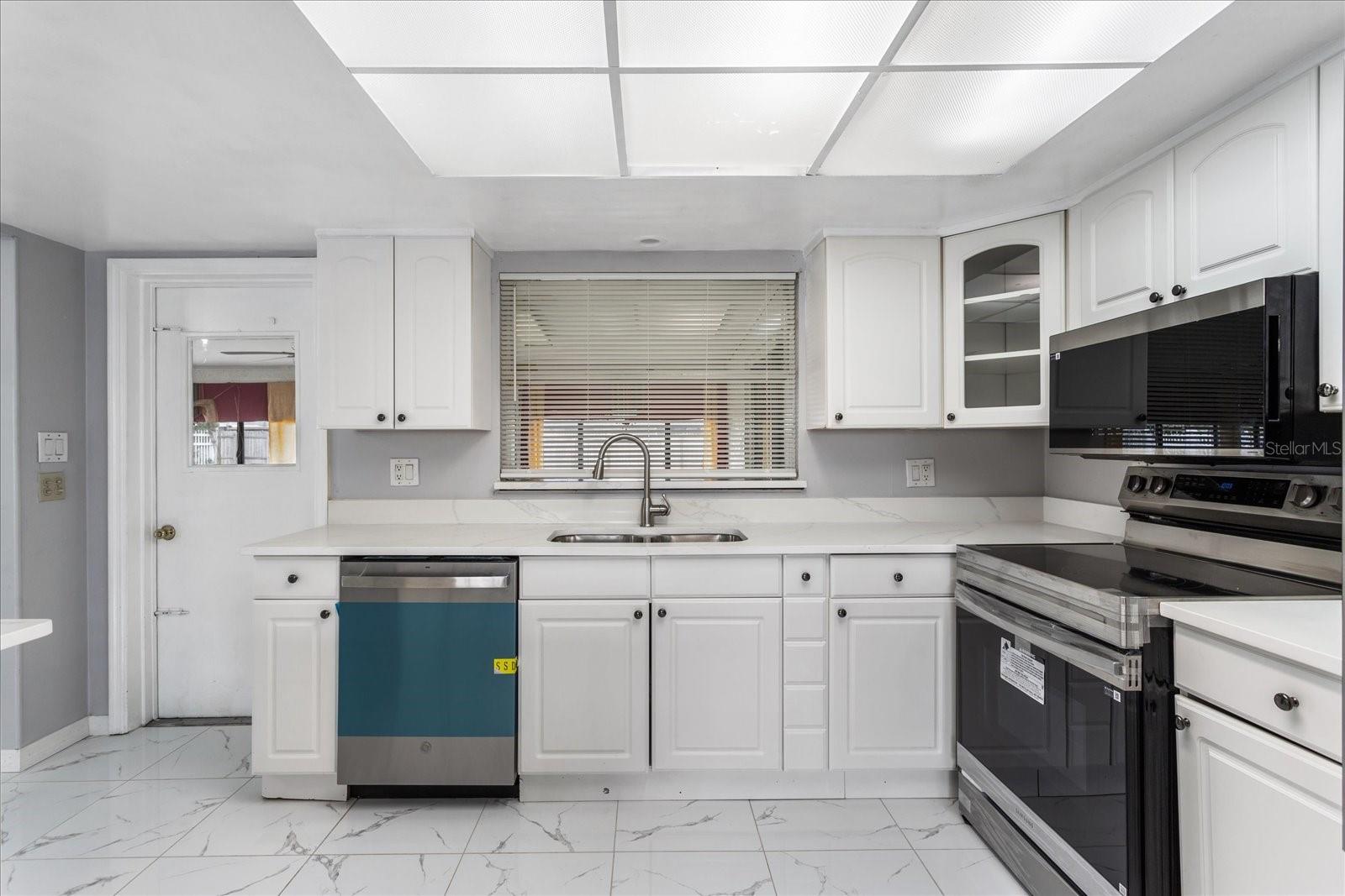 SAND LAKE HILLS SEC 06 - Residential Lease