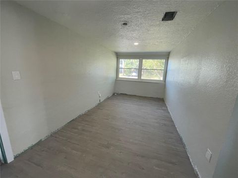 Duplex in ORLANDO FL 2816 HARGILL DRIVE 11.jpg