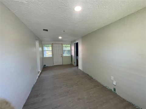 Duplex in ORLANDO FL 2816 HARGILL DRIVE 10.jpg