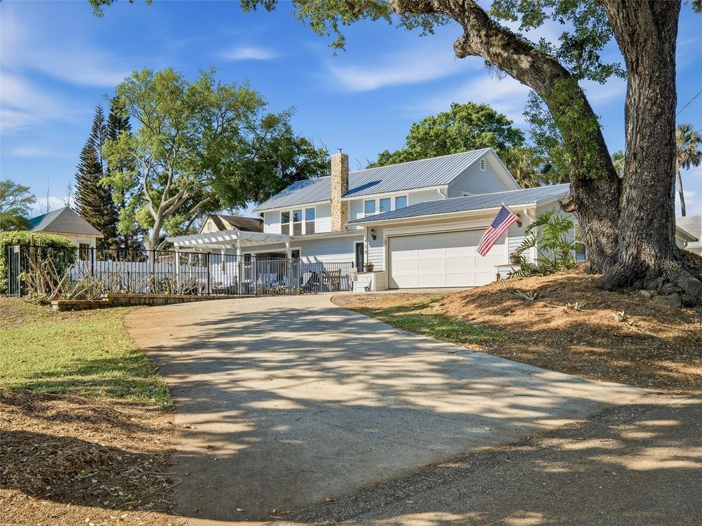 Photo of 428 N Riverside Drive, Edgewater, FL 32132 (MLS # NS1087689)