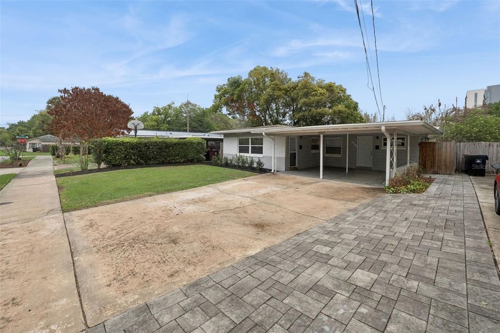 Photo of 2513 Musselwhite Avenue, Orlando, FL 32804 (MLS # O6397581)