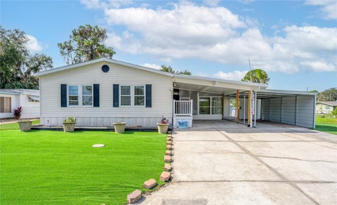 Photo of 2722 Vindale Road, Tavares, FL 32778 (MLS # G5119510)
