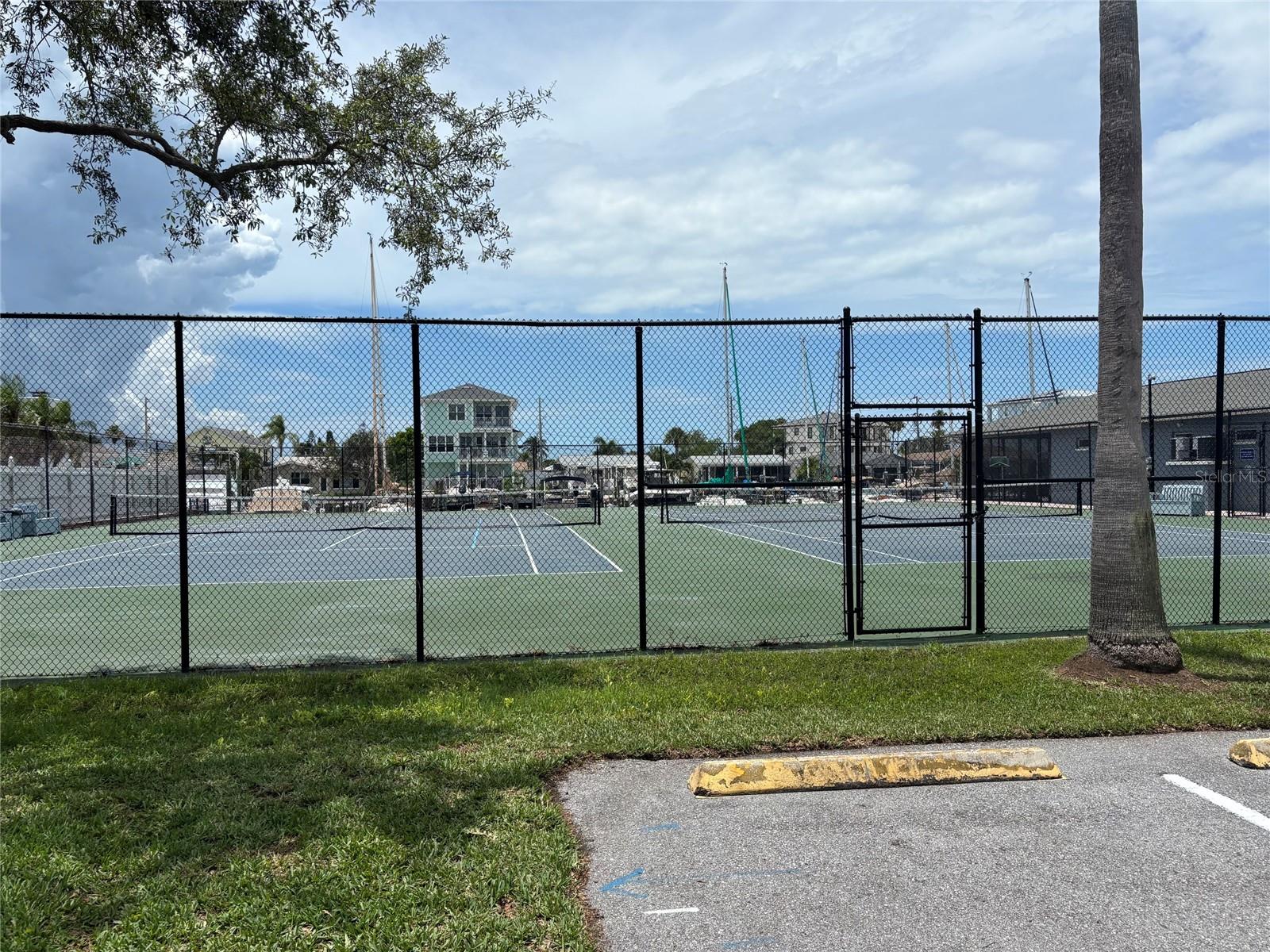 GULF HARBORS WOODLANDS - Residential