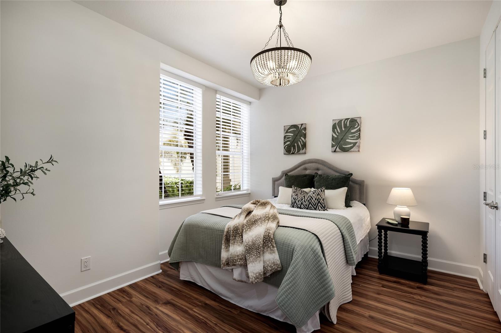 SAVANNAH PRESERVE AT UNIVERSITY PLACE - Residential