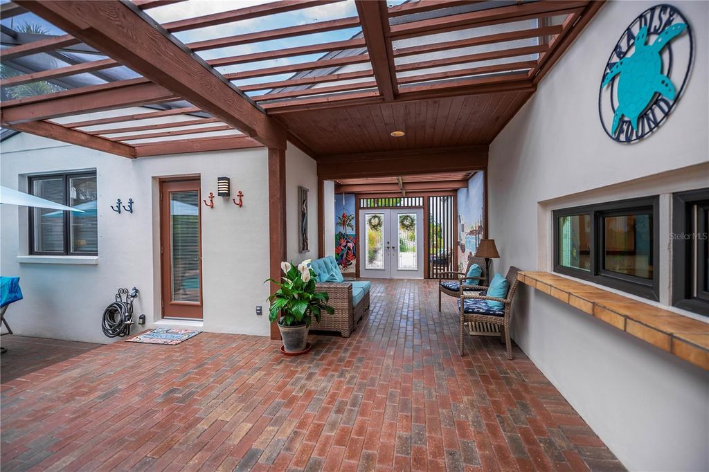 Photo of 1238 Paradise Way, Venice, FL 34285 (MLS # N6143743)