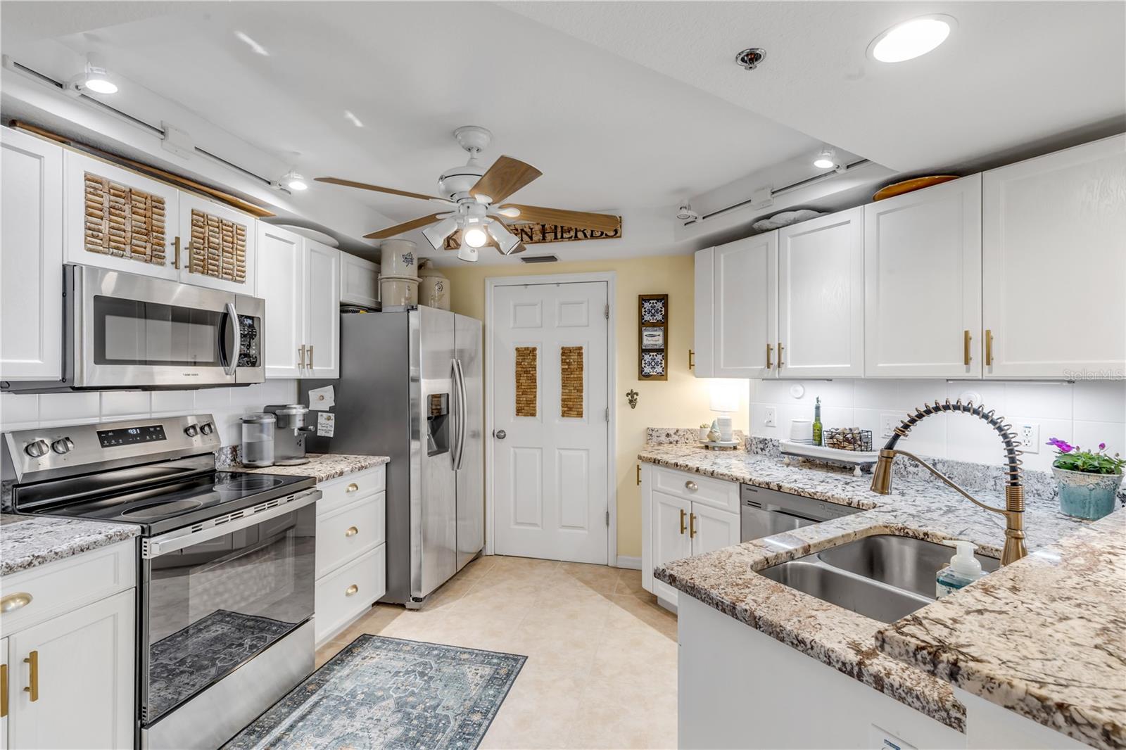 OCEAN WALK NSB BLDG 16 - Residential