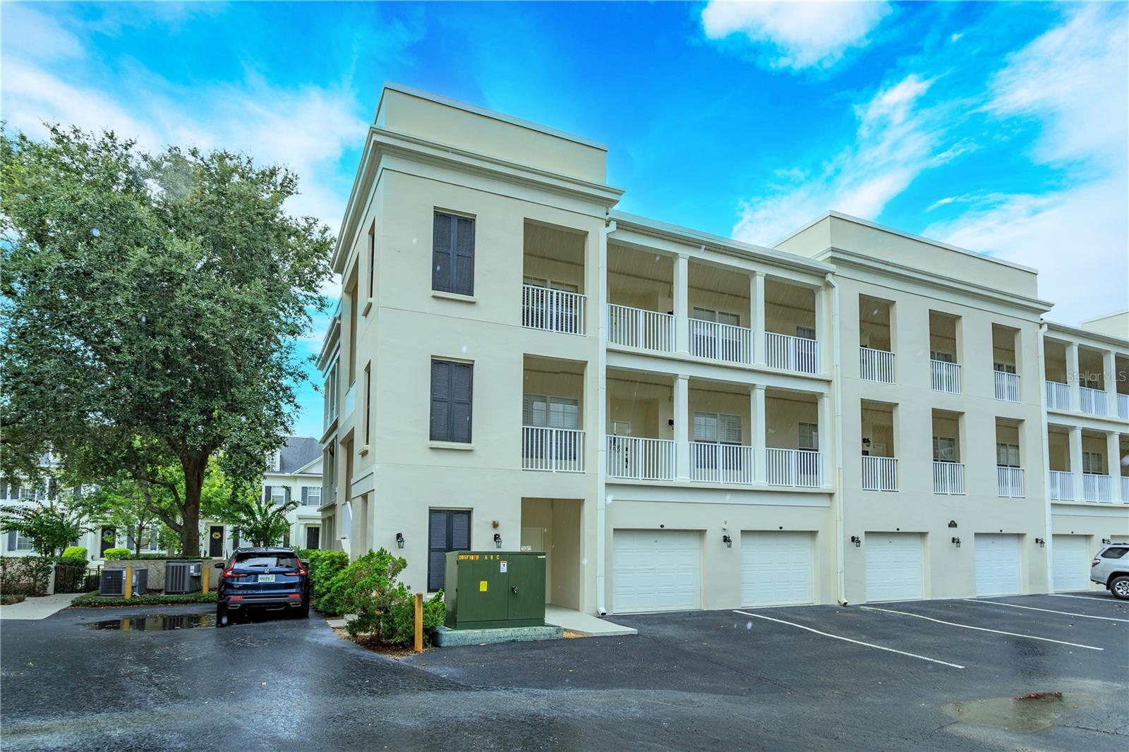987 FERN AVENUE 301
