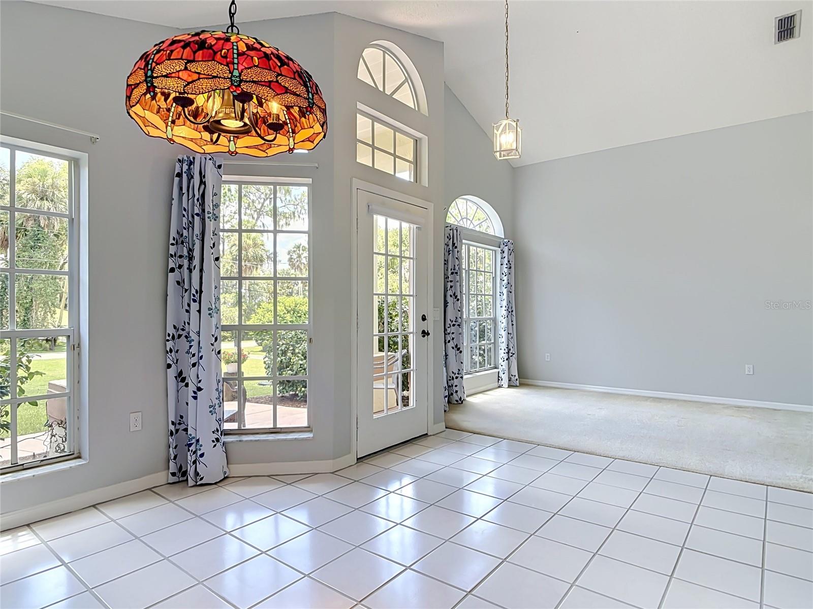 390 MAGNOLIA PLACE