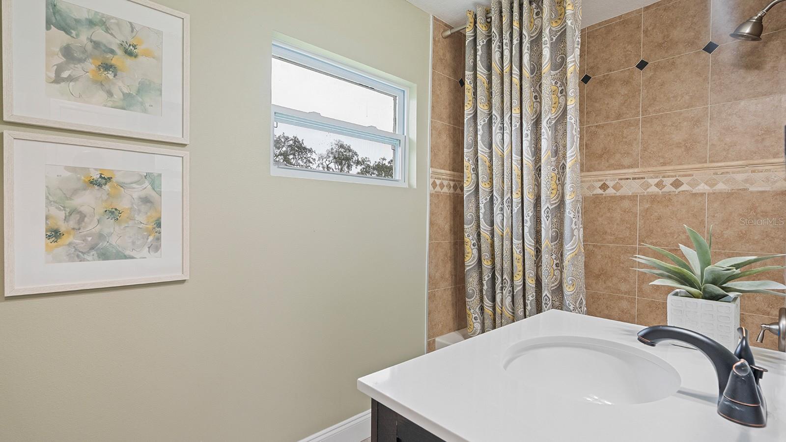 MEREDITH MANOR NOB HILL SEC - Residential