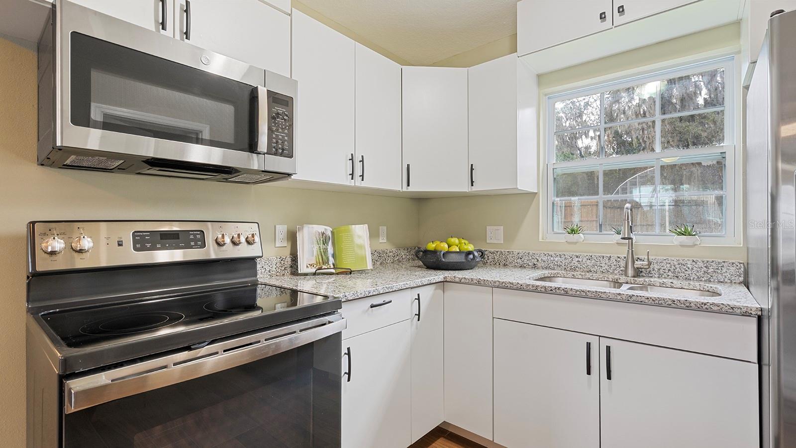 MEREDITH MANOR NOB HILL SEC - Residential