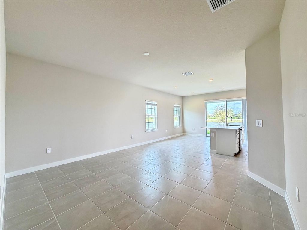 Photo of 12378 Amber Creek Cir, Lakewood Ranch, FL 34211 (MLS # O6391525)
