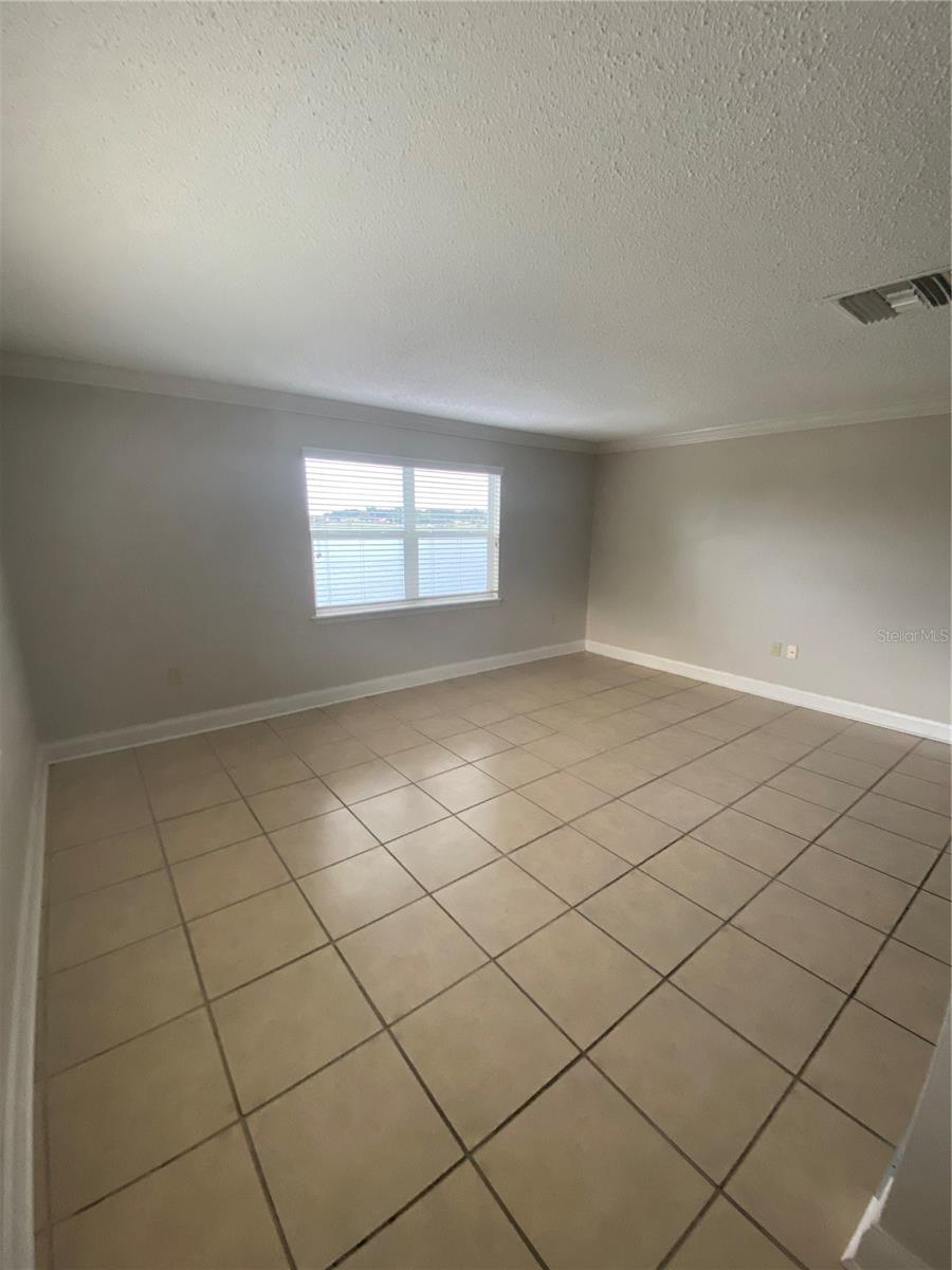 SILVER SHORES - Residential Income