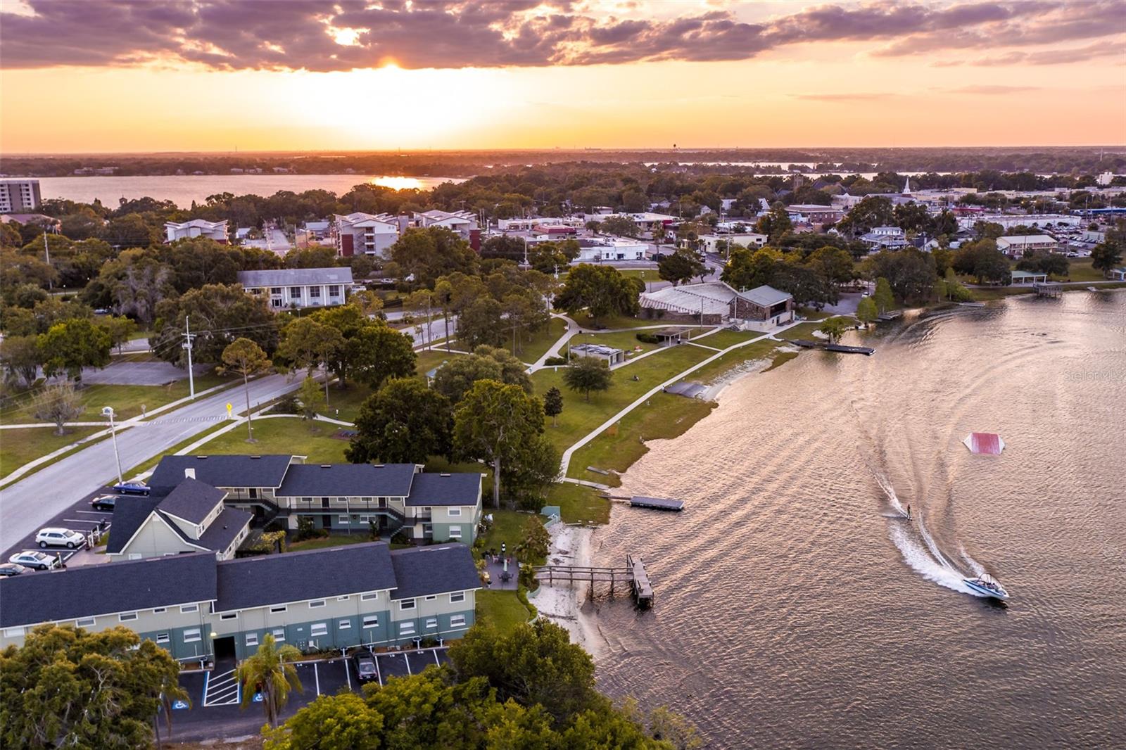 SILVER SHORES - Residential Income