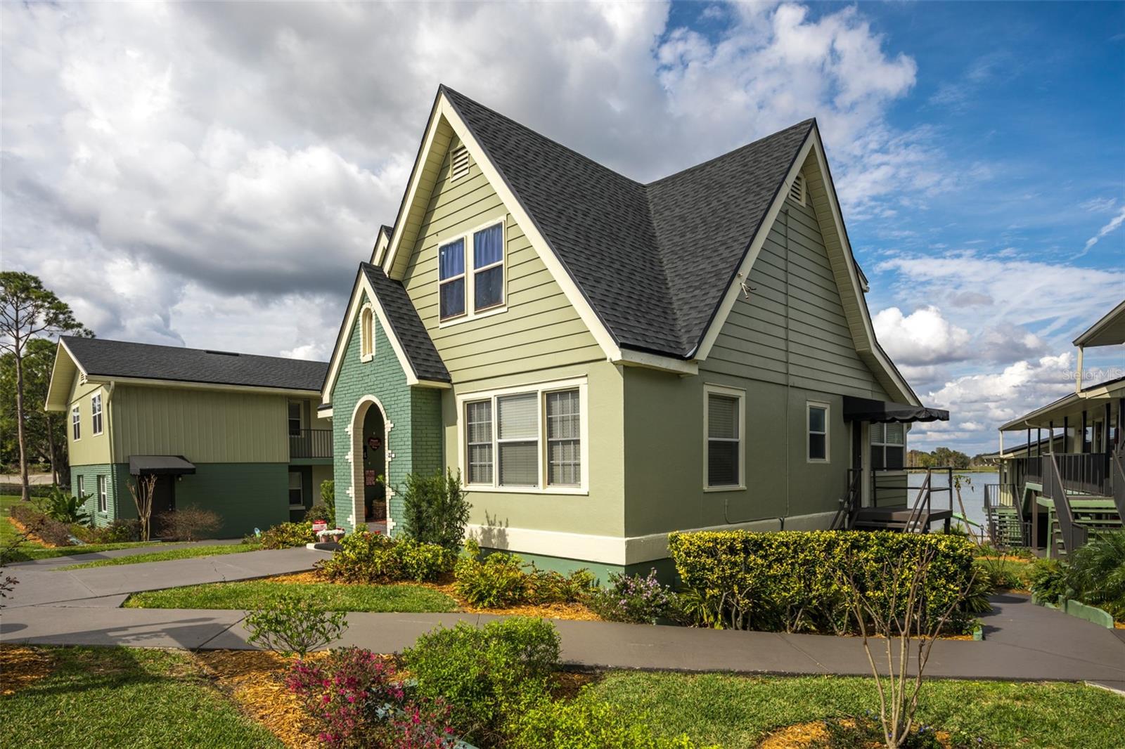 SILVER SHORES - Residential Income