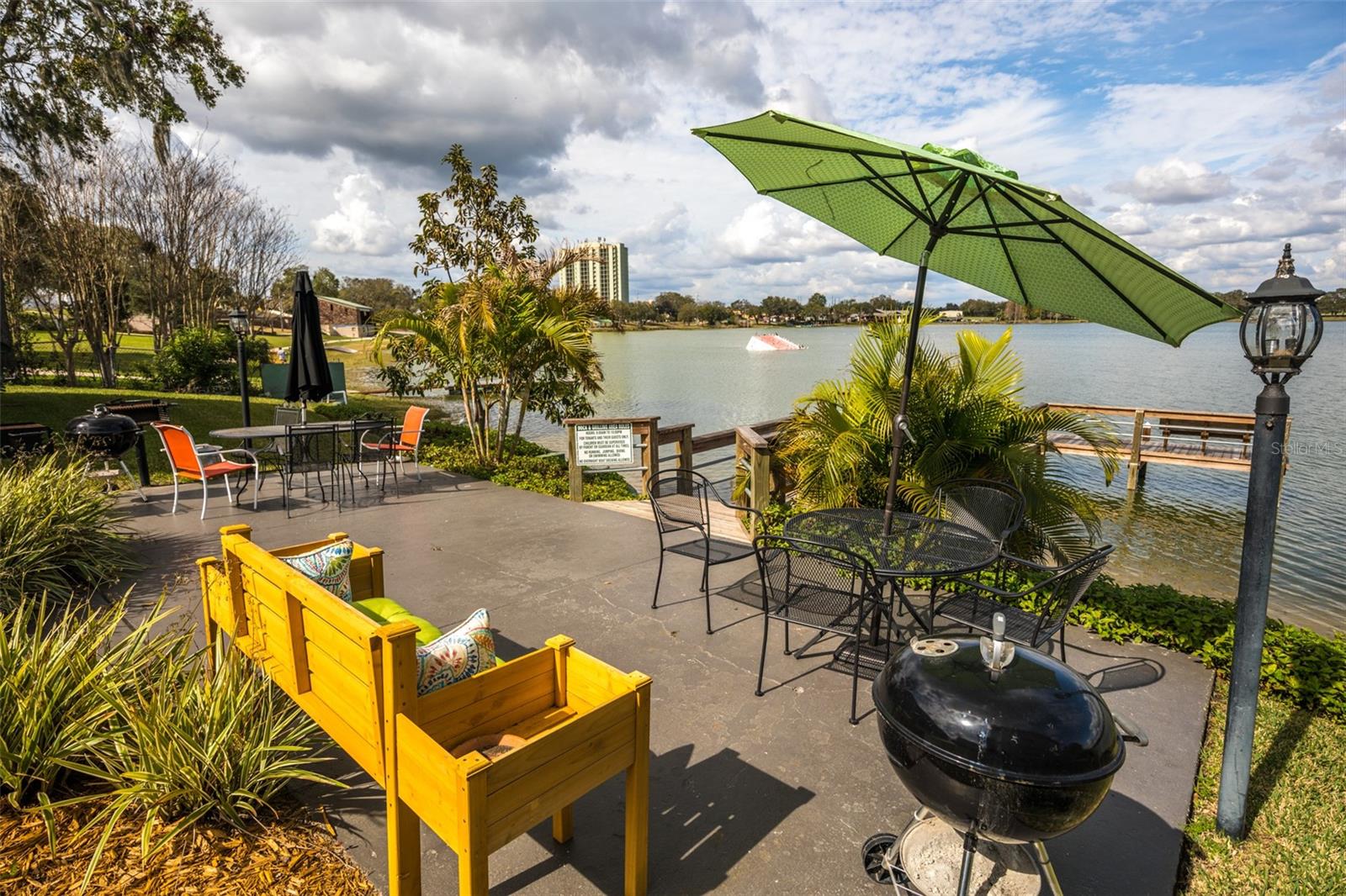 SILVER SHORES - Residential Income