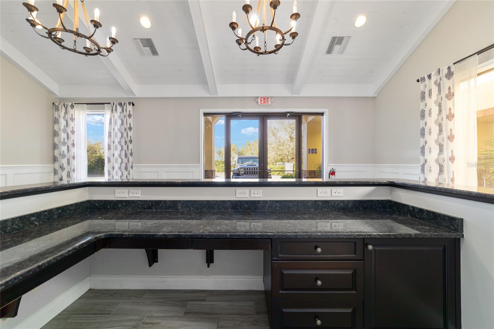809 COUNTY ROAD 466