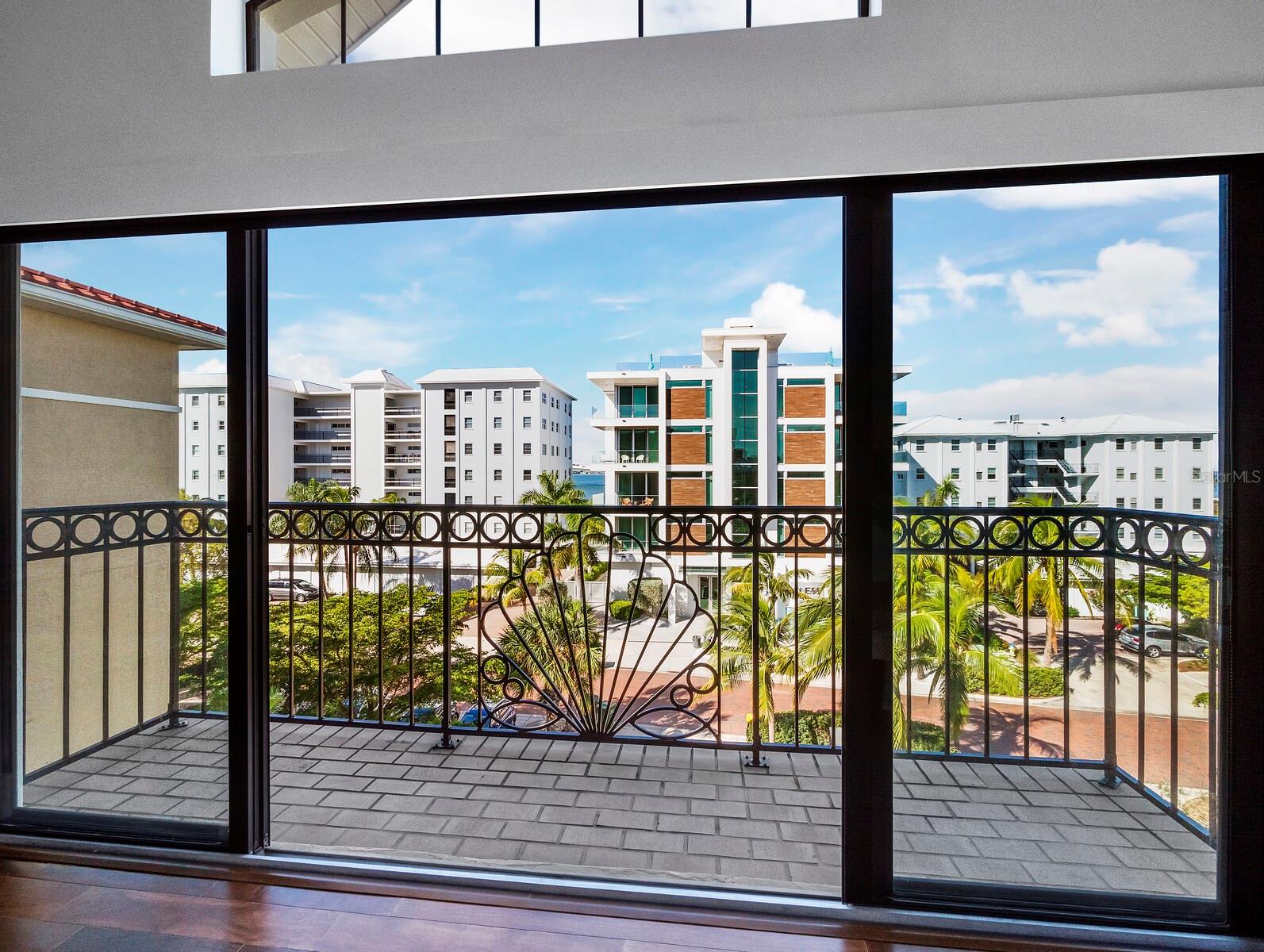 205 GOLDEN GATE POINT 401