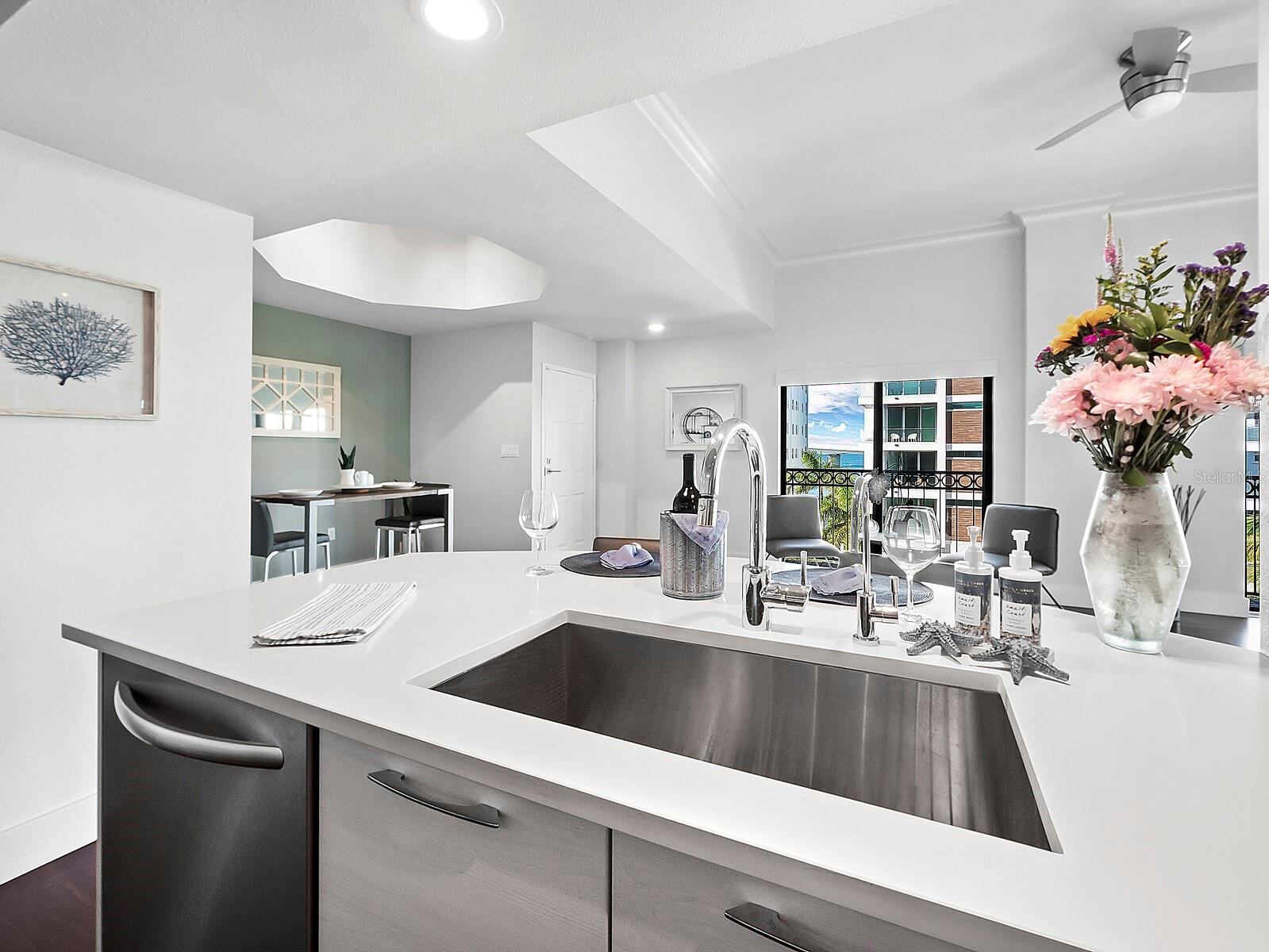 205 GOLDEN GATE POINT 401