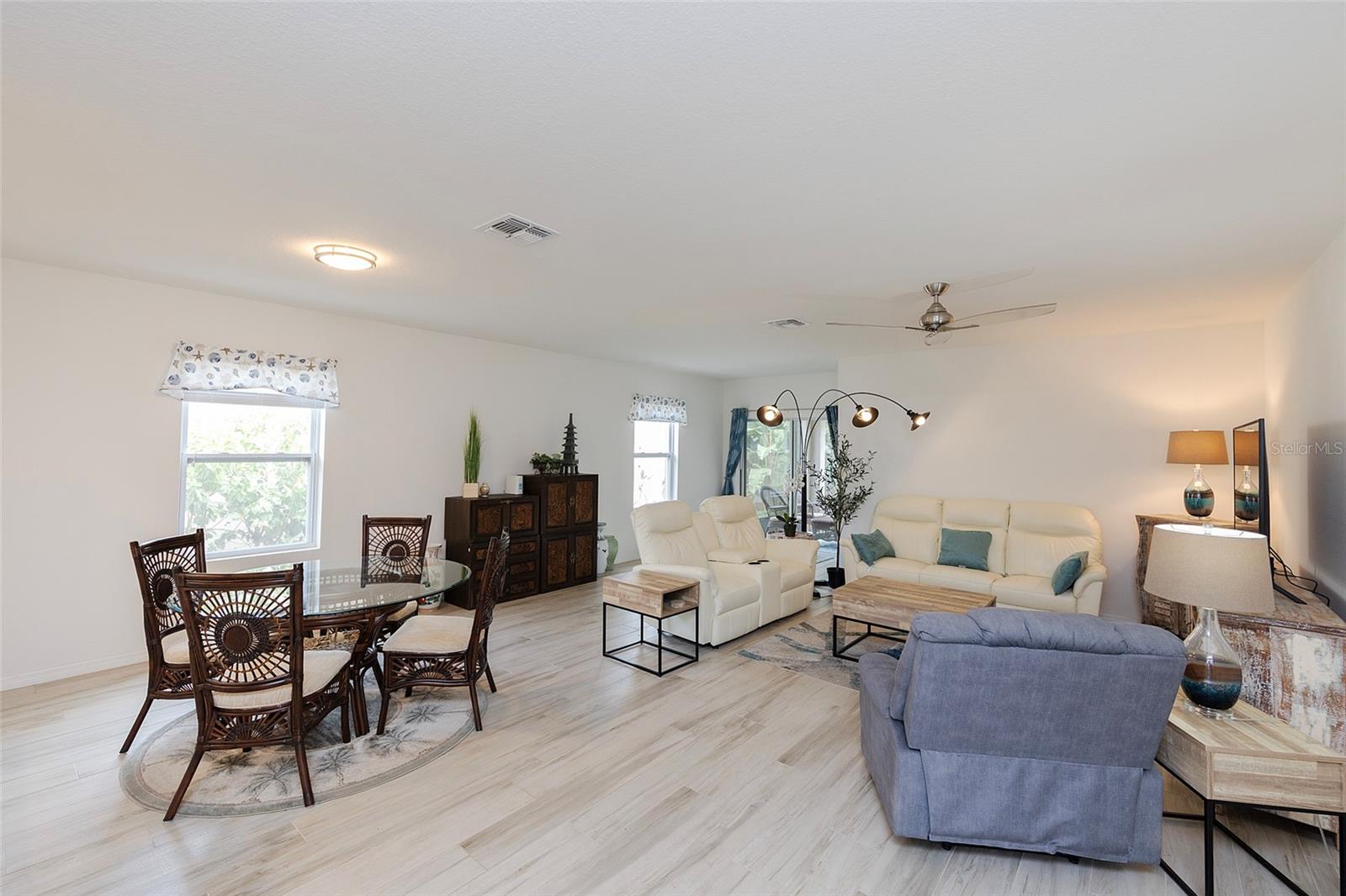 SABAL LAKES - Residential